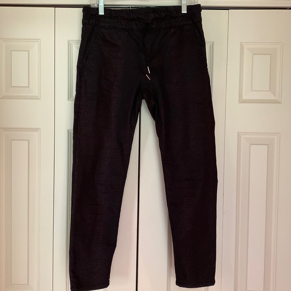 Bevy Flog “Shely” Vegan Jogger